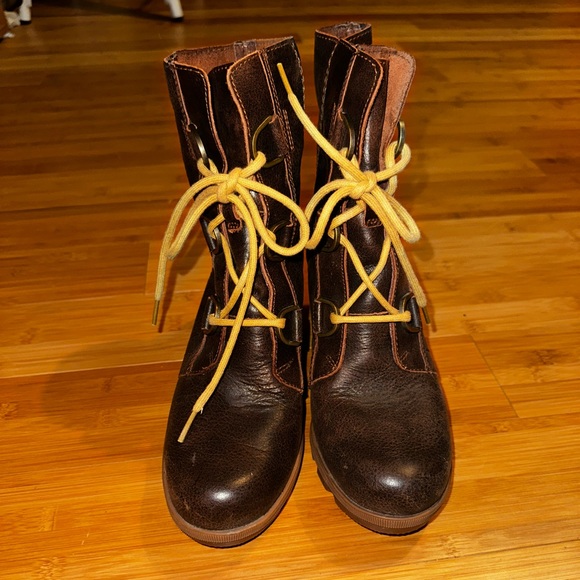 Sorel boots - Picture 8 of 9